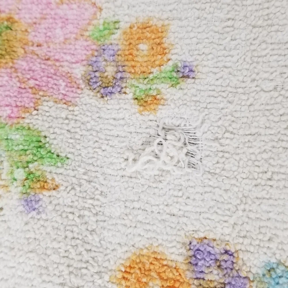Vintage 1971 Cannon Monticello Daisy Delight cream floral cotton towels